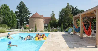 Manoir de "La Grand'Cour" et sa ferme pédagogique Manoir de "La Grand'Cour" et sa ferme pédagogique