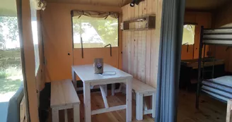Tentes lodge au camping Domaine la Chabanne Tentes lodge au camping Domaine la Chabanne