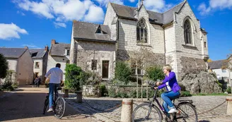https://reservation.destination-angers.com/medias/images/prestataires/2891800-behuard_petite_ile_sur_la_loire_faire_du_velo_1763840.jpg_3