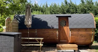 Bungalow toilé et chalets/tonneaux Les Nières Bungalow toilé et chalets/tonneaux Les Nières