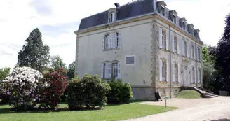 Gîte de groupe du Château du Courtioux Gîte de groupe du Château du Courtioux