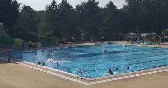 Piscine - Bassin ludique au lac de Montendre Piscine - Bassin ludique au lac de Montendre