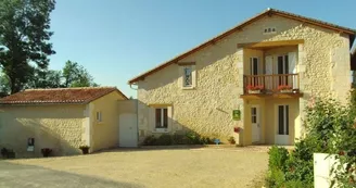 Gîte Val De Dronne - 8 pers Gîte Val De Dronne - 8 pers