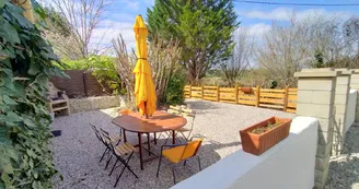 Le domaine Jasmin - Gîtes typiquement charentais - 36 à 50 pers Le domaine Jasmin - Gîtes typiquement charentais - 36 à 50 pers
