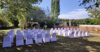 Le domaine Jasmin - Gîtes typiquement charentais - 36 à 50 pers Le domaine Jasmin - Gîtes typiquement charentais - 36 à 50 pers