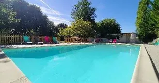Le domaine Jasmin - Gîtes typiquement charentais - 36 à 50 pers Le domaine Jasmin - Gîtes typiquement charentais - 36 à 50 pers