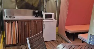 Camping insolite au Domaine de Bernezac