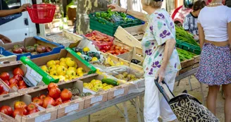 Le petit marché de Jaujac