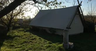 Tente Trappeur - La Ferme de Simondon Tente Trappeur - La Ferme de Simondon