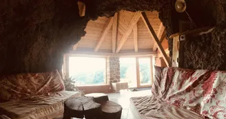 Gîte Ferme troglodyte dans un écrin de nature
