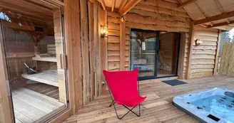 Domaine des Cabanes Suspendues : cabane SPA Laurier Domaine des Cabanes Suspendues : cabane SPA Laurier