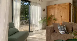 Villa Carpe Diem, gîte bien-être 4 * accessible PMR, climatisation /mini-piscine privée, SPA et sauna 2-3 personnes SUD Ardèche Villa Carpe Diem, gîte bien-être 4 * accessible PMR, climatisation /mini-piscine privée, SPA et sauna 2-3 personnes SUD Ardèche