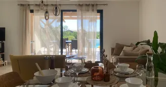 Villa Le Bélieu, gîte 4 * accessible PMR, climatisation /grande piscine privée, 4-5 personnes SUD Ardèche Villa Le Bélieu, gîte 4 * accessible PMR, climatisation /grande piscine privée, 4-5 personnes SUD Ardèche