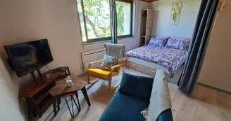 Gîte Sur le chemin de l'école Gîte Sur le chemin de l'école