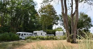 Aire d'accueil - Le relais des berges du Cher Aire d'accueil - Le relais des berges du Cher