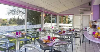 salle-petit-dejeuner-tour-hotel-la-chausse-st-victor salle-petit-dejeuner-tour-hotel-la-chausse-st-victor
