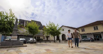 Garlin bastide place liberté © Courte Échelle 2025 M29A0114 Tourisme Béarn Madiran