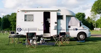 aire_camping_car©libre_de_droit aire_camping_car©libre_de_droit
