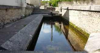 Le lavoir de la Grande Fontaine à Saint-Georges-de-Rex