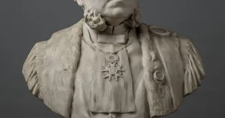Le musée expose des sculptures