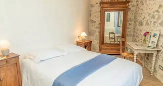2015-Domaine-des-deux-eaux-chambre3-Meuble-de-tourisme-GUENOLE-LEGAL - 2014-2017-ok 2015-Domaine-des-deux-eaux-chambre3-Meuble-de-tourisme-GUENOLE-LEGAL - 2014-2017-ok