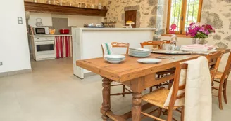 2015-Domaine-des-deux-eaux-coin-repas-Meuble-de-tourisme-GUENOLE-LEGAL - 2014-2017-ok 2015-Domaine-des-deux-eaux-coin-repas-Meuble-de-tourisme-GUENOLE-LEGAL - 2014-2017-ok
