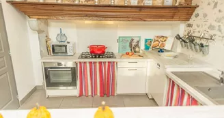 2015-Domaine-des-deux-eaux-cuisine-Meuble-de-tourisme-GUENOLE-LEGAL - 2014-2017-ok 2015-Domaine-des-deux-eaux-cuisine-Meuble-de-tourisme-GUENOLE-LEGAL - 2014-2017-ok