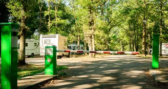 CampingCarPark - Lac de Saint-Pardoux CampingCarPark - Lac de Saint-Pardoux