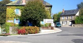 Aire d'accueil de camping-cars de Condat sur Ganaveix_2