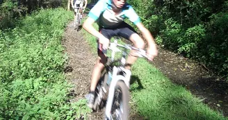 VTT et vélos électriques : BASE Sports Loisirs Vézère_1
