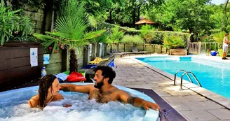 Village-vacances-Messanges-Jacuzzi