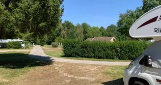 10-aube-marcilly-le-hayer-aire-campingcarpark-aire.jpg 10-aube-marcilly-le-hayer-aire-campingcarpark-aire.jpg