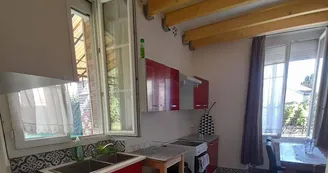 318752451.jpg