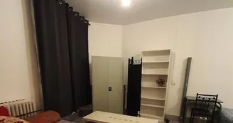 329298044.jpg