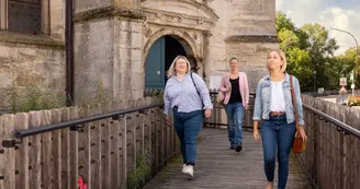 Extérieur de l'église de Dienville.jpg