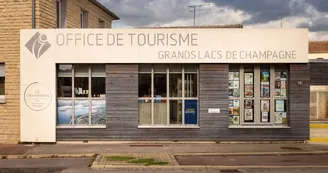 Office de tourisme des grands lacs de Champagne, bureau de Brienne-le-Châteay.jpg Office de tourisme des grands lacs de Champagne, bureau de Brienne-le-Châteay.jpg
