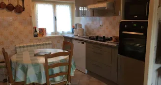 Le Village 2.jpg Le Village 2.jpg