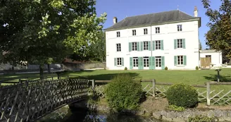Domaine d' ETROUVY Domaine d' ETROUVY