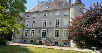 Le petit chateau Chambres d'hôtes Vendeuvre-sur-Barse Forêt d'Orient (2).jpg Le petit chateau Chambres d'hôtes Vendeuvre-sur-Barse Forêt d'Orient (2).jpg
