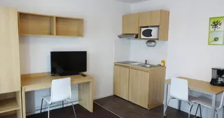 Kitchenette.jpg Kitchenette.jpg