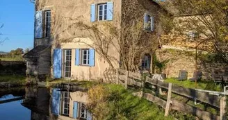 Ancienne ferme rénovée au cœur du Ségala, notre maison d’hôtes Saisonnée offre un cadre naturel paisible à Centrès, en Aveyron. Ancienne ferme rénovée au cœur du Ségala, notre maison d’hôtes Saisonnée offre un cadre naturel paisible à Centrès, en Aveyron.
