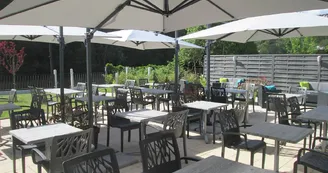 Auberge en Ardenne : terrasse Auberge en Ardenne : terrasse