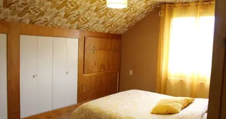 Chambre ocre Chambre ocre