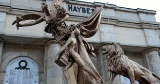 Monument aux morts de Haybes Monument aux morts de Haybes