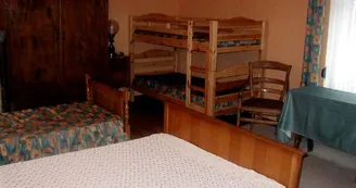 chambre 3 lits + lit supperposé