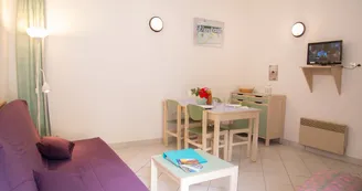 BLAJOUX_LZV011_4-6pers_salon(5) BLAJOUX_LZV011_4-6pers_salon(5)