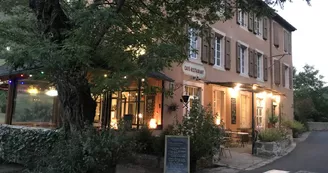 Façade rue le soir