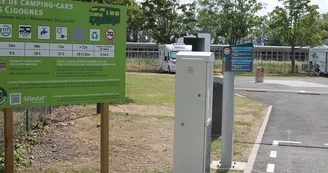 Aire de stationnement pour camping-cars - Les Cigognes Aire de stationnement pour camping-cars - Les Cigognes