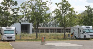 Aire de stationnement pour camping-cars - Les Cigognes Aire de stationnement pour camping-cars - Les Cigognes