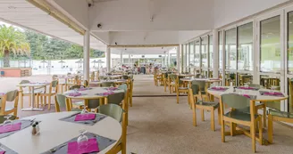 Argeles-Restaurant_terrasse-2 © Y. Chevojon-Cession